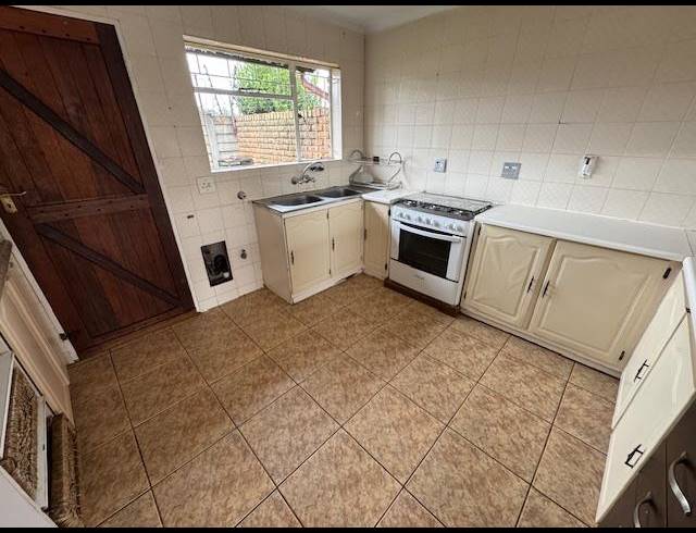 3 BEDROOM TOWNHOUSE FOR SALE IN GLEN MARAIS